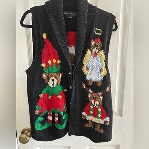 VINTAGE Eagle Eye Christmas Knit Sweater Vest
Christmas Santa Bear
Size Small